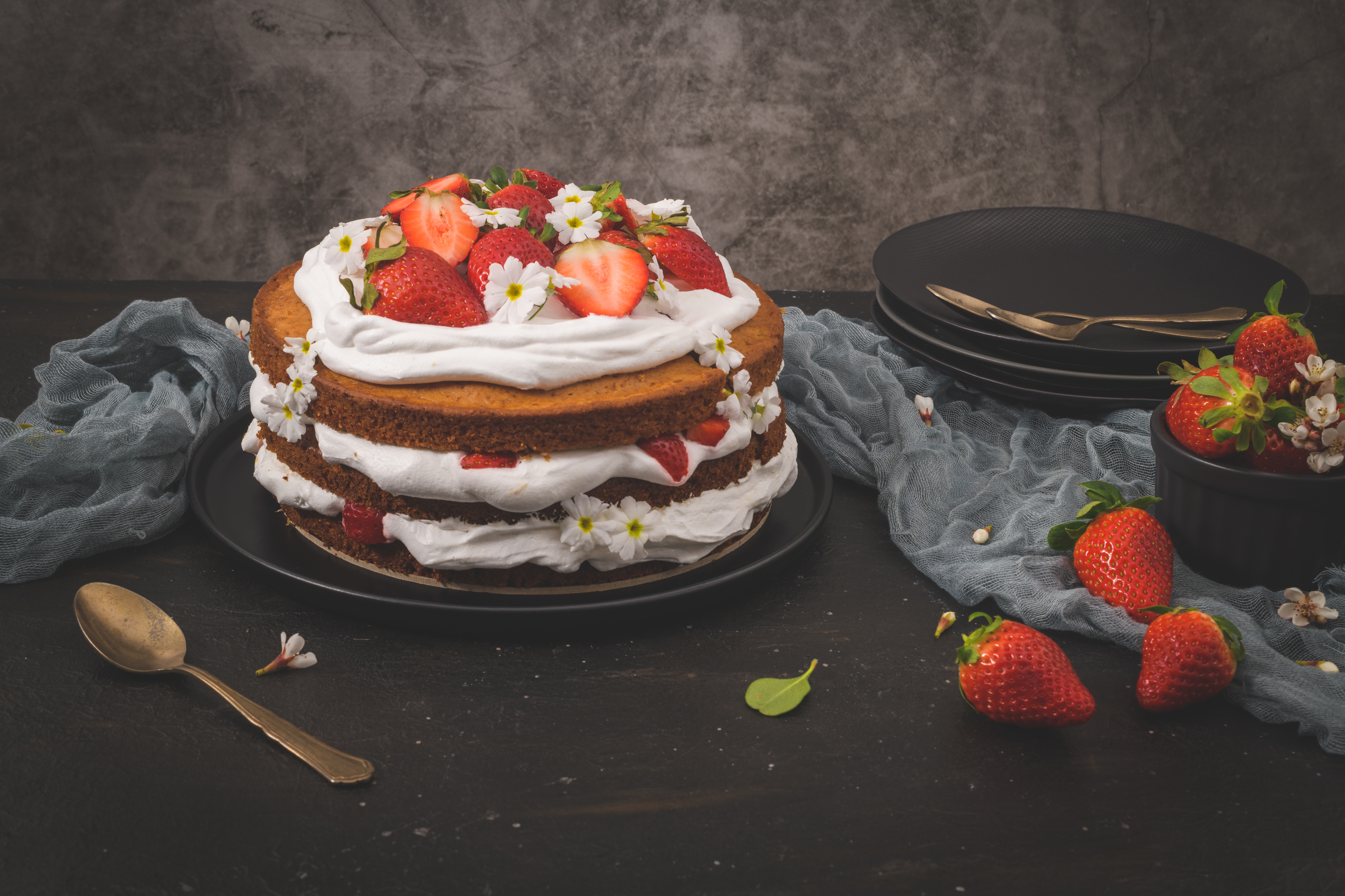 Génoise aux fraises et chantilly