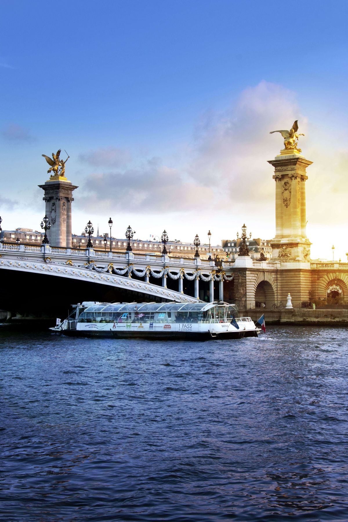 Naviguez en famille sur la Seine en Batobus
