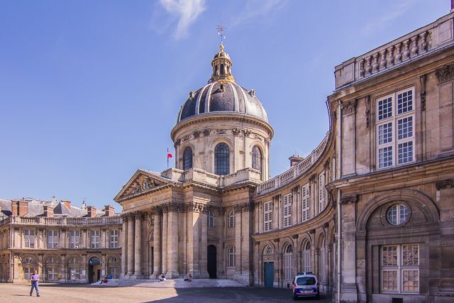 Institut de France : patrimoine culturel à Paris